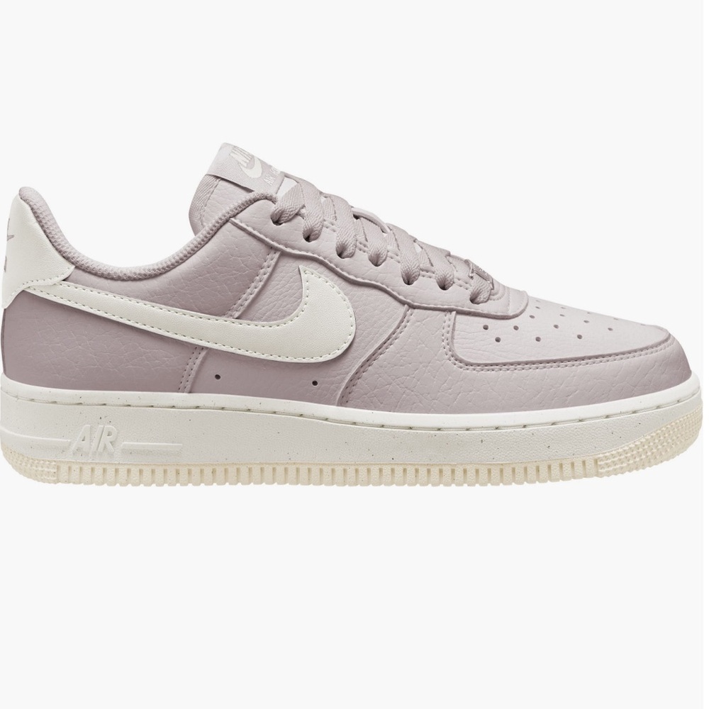 Women’s 7.5 Nike Air Force 1 violet/sail/coconut milk